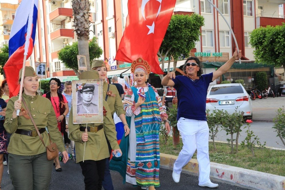 Alanya'nın süper muhtarı Ahmet Top! Mahmutlar'ın dili, gözü ve kulağı oldu