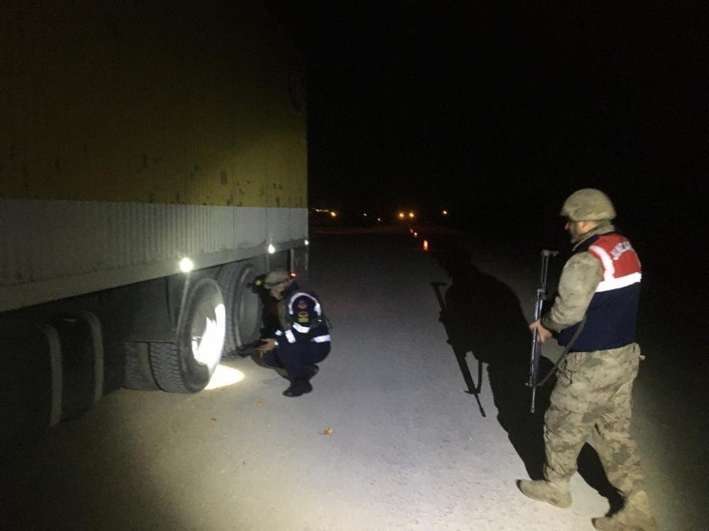 Denizli'de dev uyuşturucu operasyonu! Tam 1 kilo uyuşturucu ve tarihi eserler ele geçirildi