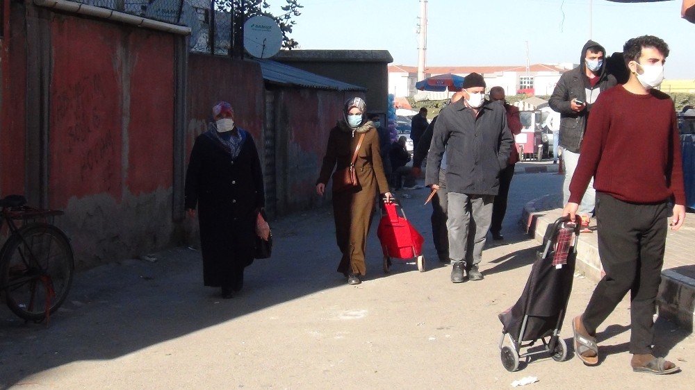 Bursa'da koronavirüs vakalarının artış sebebi fotoğraflarla gözler önüne serildi! Kurala uymuyorlar