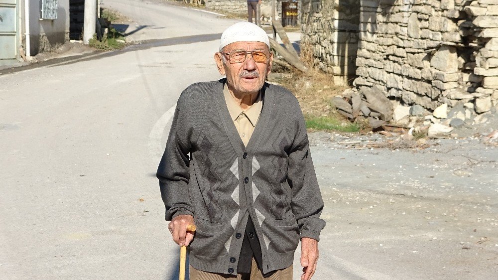 Nüfusunun yarısı koronaya yakalandı kimse vefat etmedi