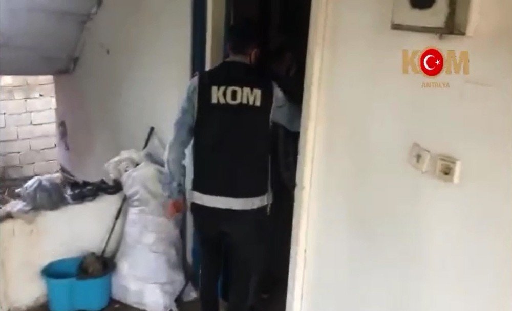 4 ilde eş zamanlı baskın! 100 bin litreye yakın kaçak akaryakıt yakalandı