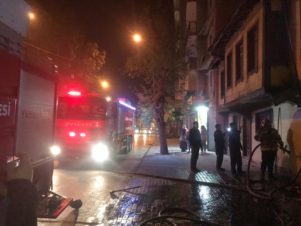 Ahşap evde çıkan yangın söndürüldü