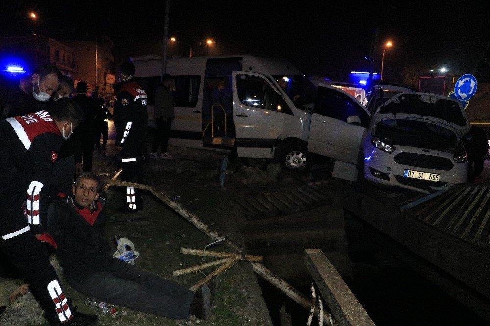 İşçi servisi hafif ticari araçla çarpıştı! 4 yaralı