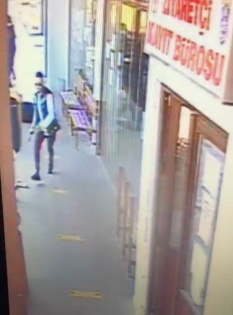 Oğlunu ziyarete gitmişti! Cezaevi önündeki cinayet saniye saniye kaydedildi