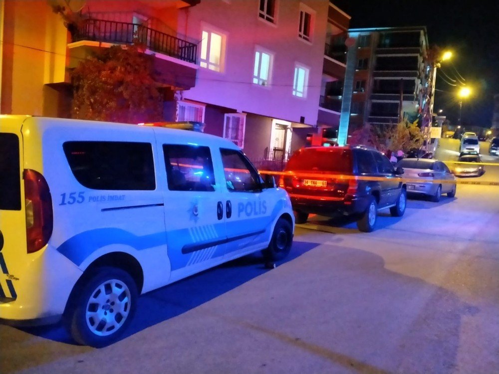 Eve gelen baba şok yaşadı! 17 yaşındaki kızını başından vurulmuş halde buldu