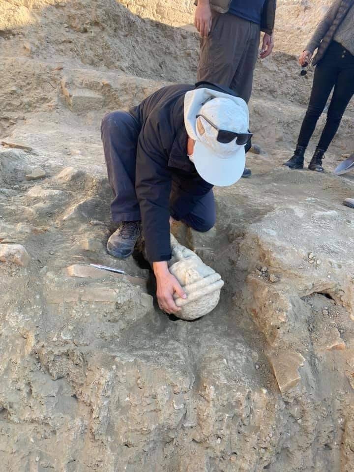 Laodikya Antik Kentinde 2 bin yıllık yıllık heykel başı bulundu