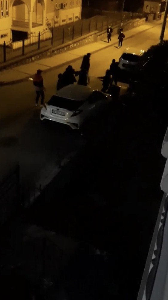 Kısıtlamada yol verme kavgası! Hastanelik oldular