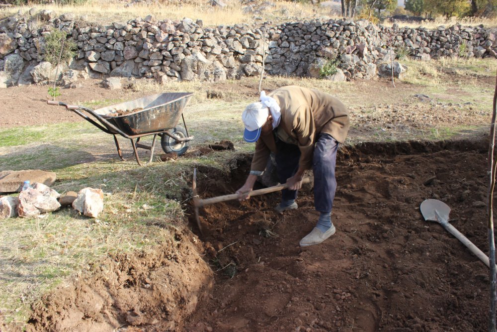 Konyalı Aşır dede 75 yıldır 100 torununa örnek oluyor