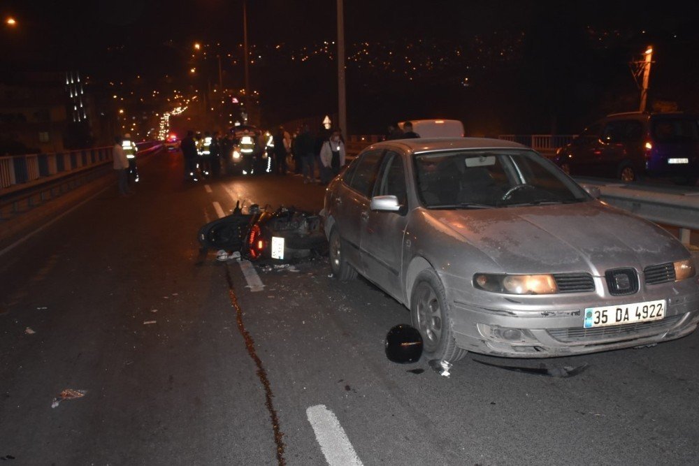 Otomobile çarpan motosiklet metrelerce sürüklendi