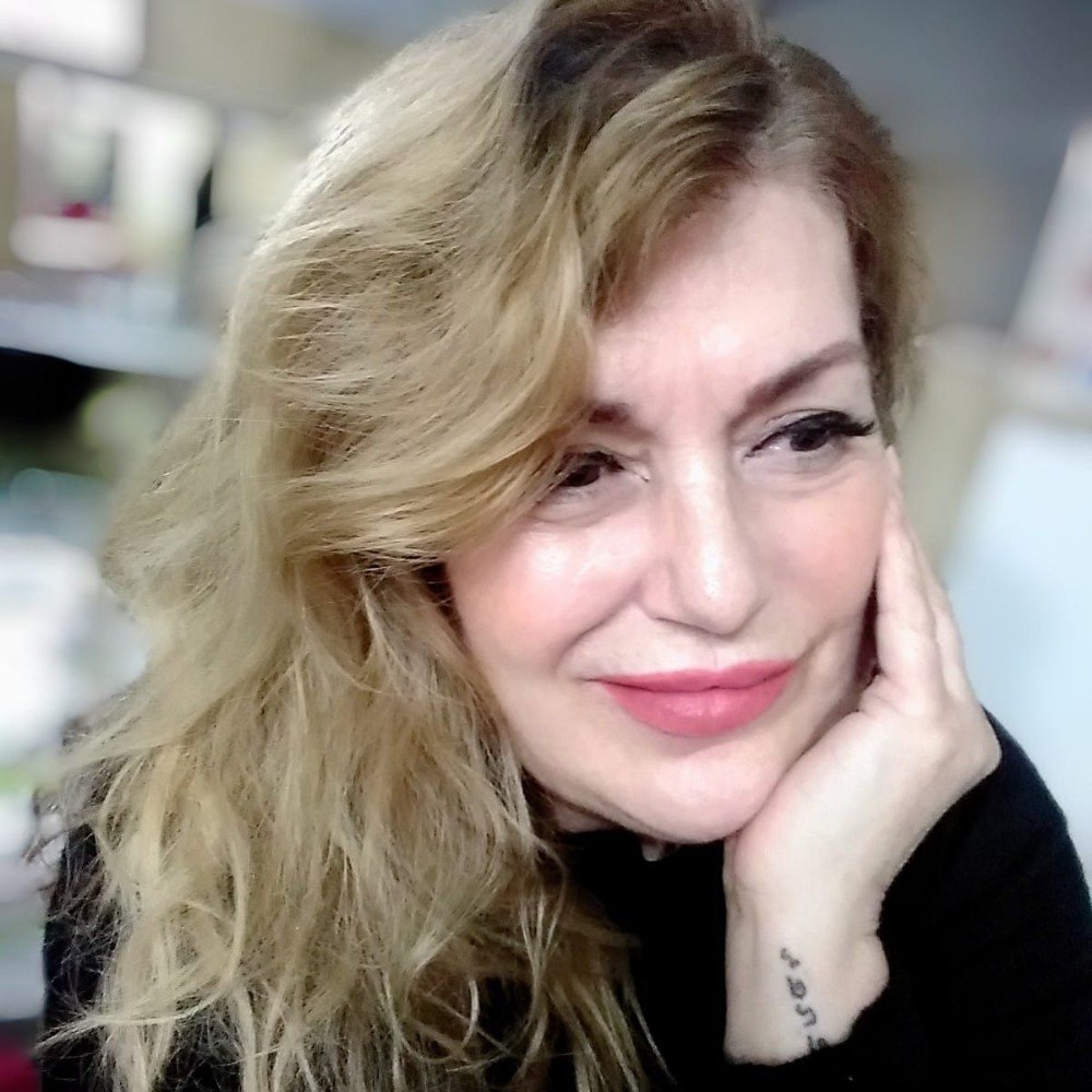 Ünlü kuaför ve eşi 4 gün arayla Kovid-19'a yenik düştü! Meslektaşları uyardı