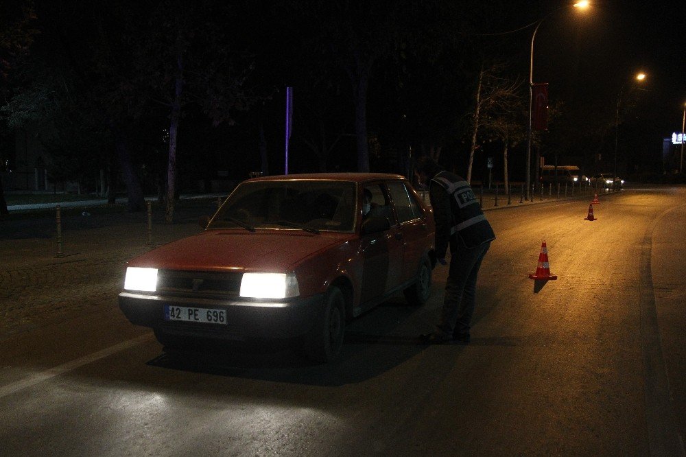 Konya'nın ana caddelerinde kısıtlama sessizliği