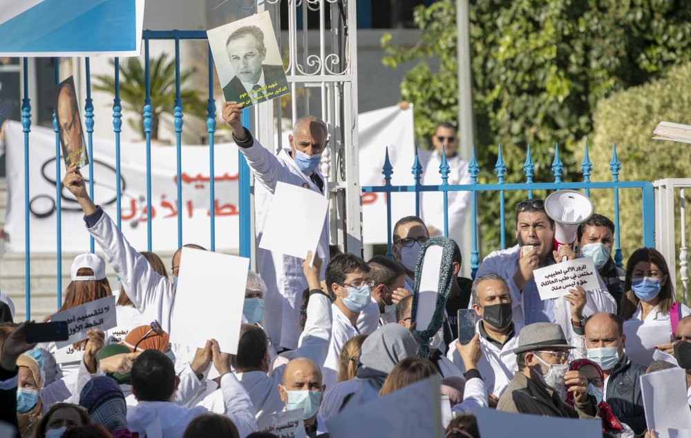 Tüm dünyada meslektaşları izin bile yapamazken o doktorlar genel greve gitti