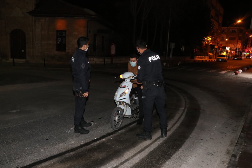 Koronavirüs kısıtlamalarının başladığı Karaman ve diğer 3 şehirde bu görüntüler ortaya çıktı