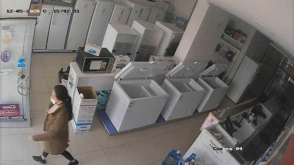 AKdeniz'de meydana gelen deprem Alanya'da kameralara yansıdı