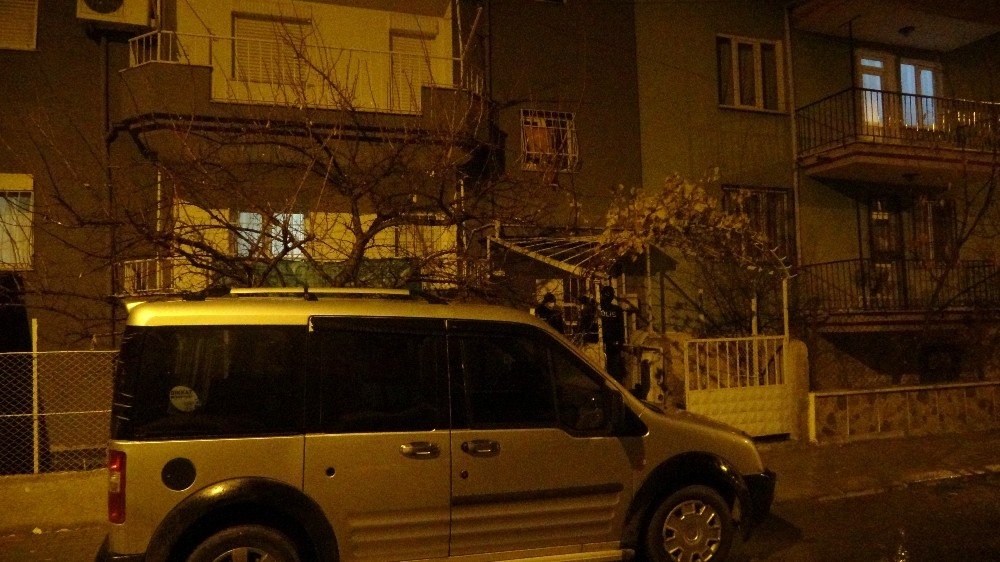 Beline koymak istediği silahla yanlışlıkla kendisini vurdu