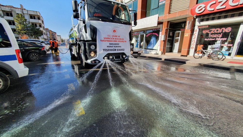 Çevre ve Şehircilik Bakanlığı Ilgın'a arazöz hibe etti