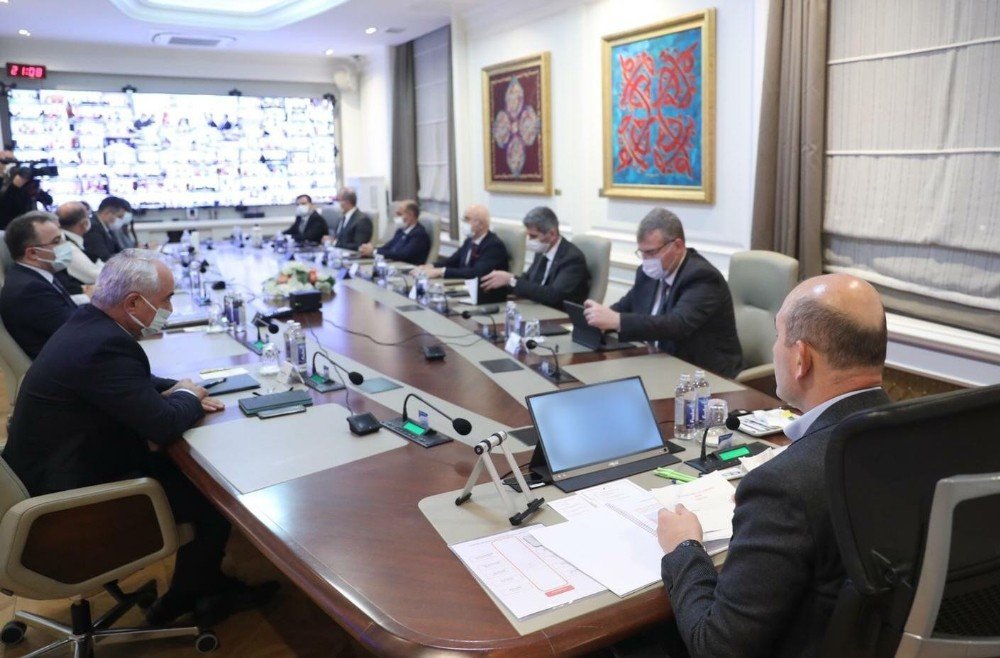 İçişleri Bakanı Soylu'dan 81 ilin valisine aşı talimatı