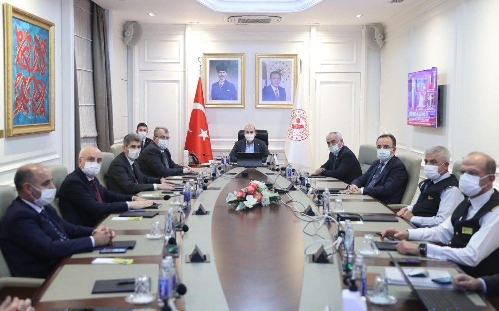 İçişleri Bakanı Soylu'dan 81 ilin valisine aşı talimatı