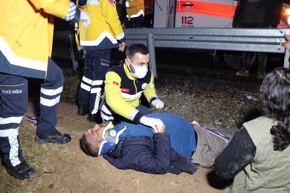 Ticari araç 11 metrelik menfeze çakıldı! Aynı aileden 3 kişi yaralandı