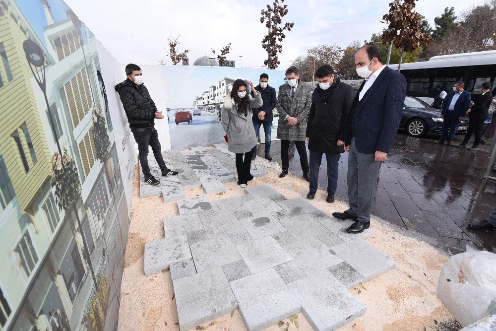Konya'nın göbeğinde cephe düzenleme çalışmalarını sürüyor