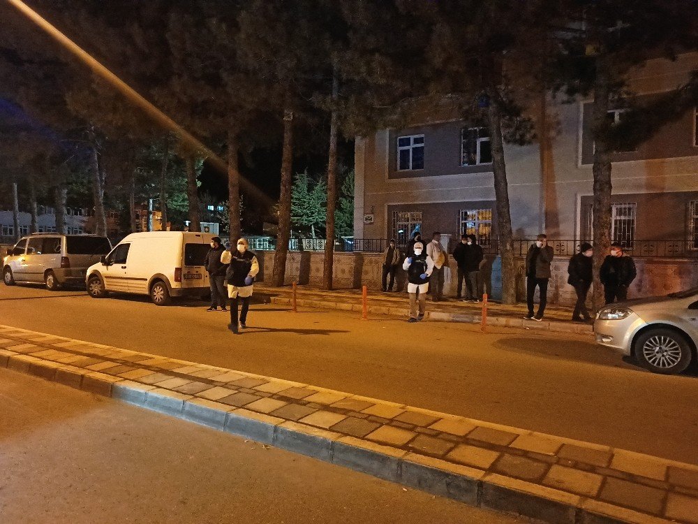 İnşaatta asansör boşluğuna düşen adam öldü