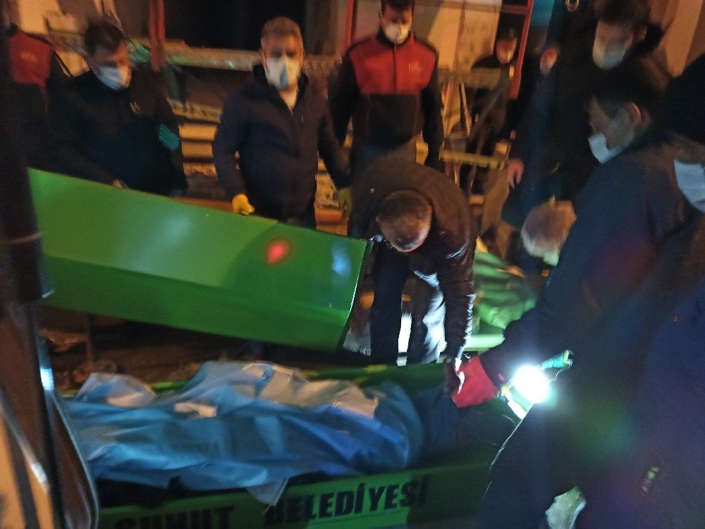 İnşaatta asansör boşluğuna düşen adam öldü