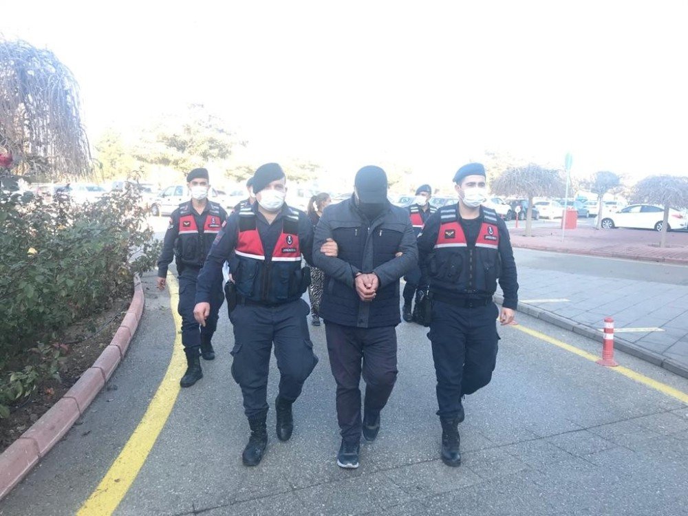 Jandarma Konya Altınekin'i şoka sokan hırsızları kıskıvrak yakaladı! Milyonluk soygunun failleri ele geçirildi