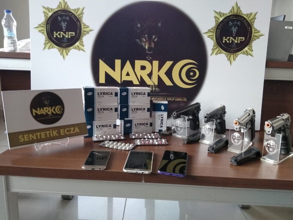 Konya'da uyuşturucu hapları hastalar üzerine yazdırıp satan eczacı kalfası yakalandı