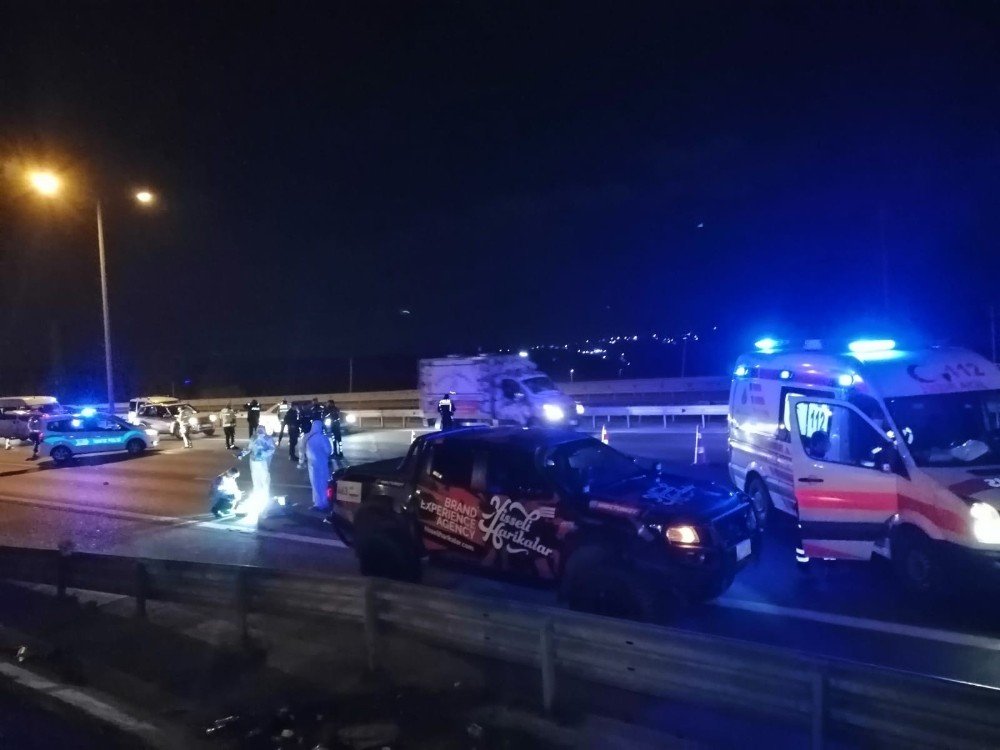 TEM’de korkunç kaza! Üzerinden araçlar geçen kişi feci şekilde can verdi