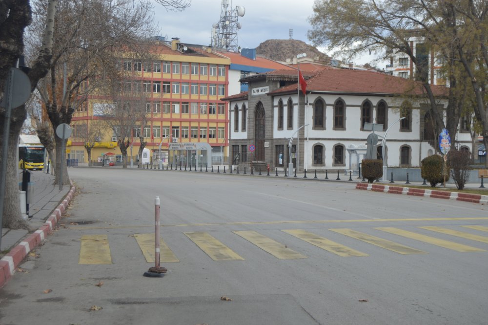 Konya Karaman Aksaray ve Afyonkarahisar'da kısıtlama sessizliği