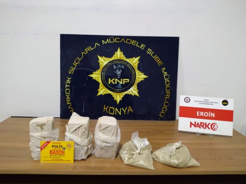 Konya'da sahte basın plakasıyla polisten kaçan araçtan 4 kilo eroin çıktı
