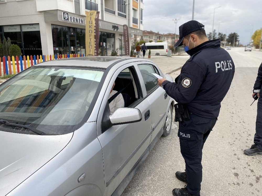 Kısıtlamada markete araçla gidenlere ceza yağdı