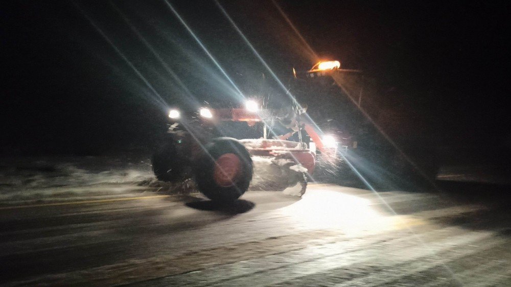 Dağ geçit vermiyor! Konya'yı Antalya'ya bağlayan Alacabel'de kar yağışı