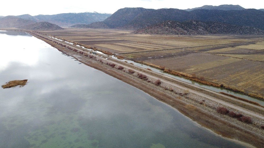 Dağ geçit vermiyor! Konya'yı Antalya'ya bağlayan Alacabel'de kar yağışı