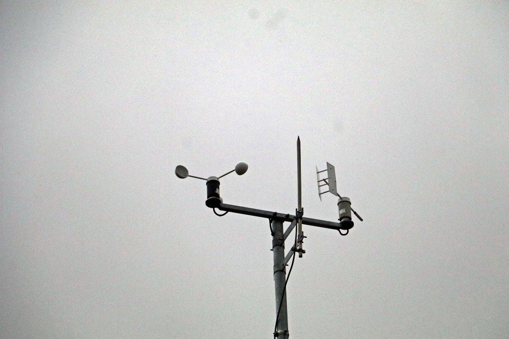 Fırtınanın dövdüğü Antalya kıyılarında muhteşem görüntüler