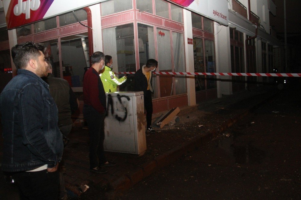 Konya'da patlama! Kimse ne olduğunu anlamadı 3 genç yaralandı