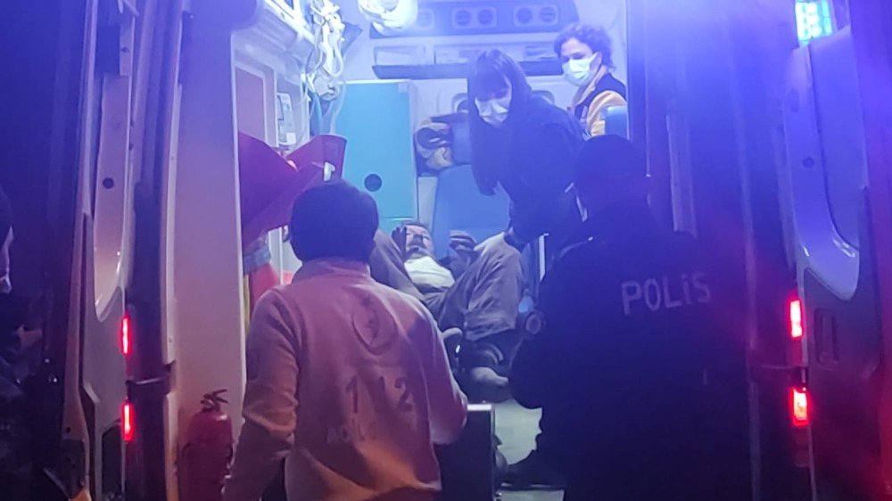 Metruk ev alev alev yandı! 1 yaralı