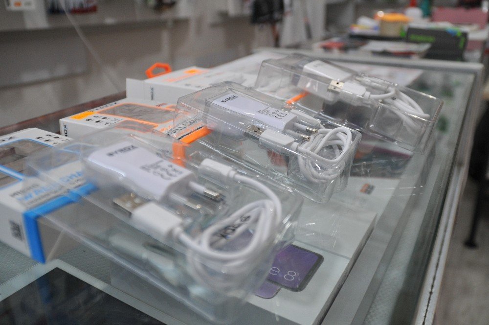 Telefonunuza şarj aleti alırken dikkatli olun!