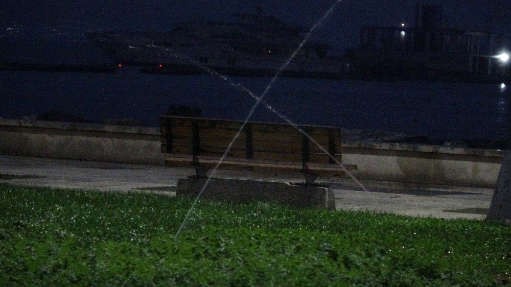 Su kaynakları bitmek üzere olan İstanbul'da şok görüntü!