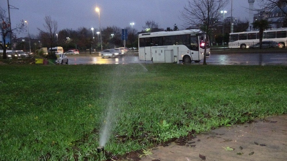 Su kaynakları bitmek üzere olan İstanbul'da şok görüntü!