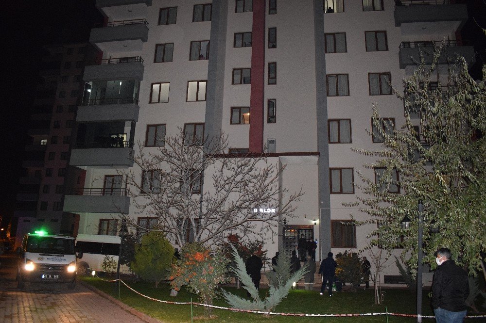 2 çocuk babası adam evinin banyosunda ölü bulundu