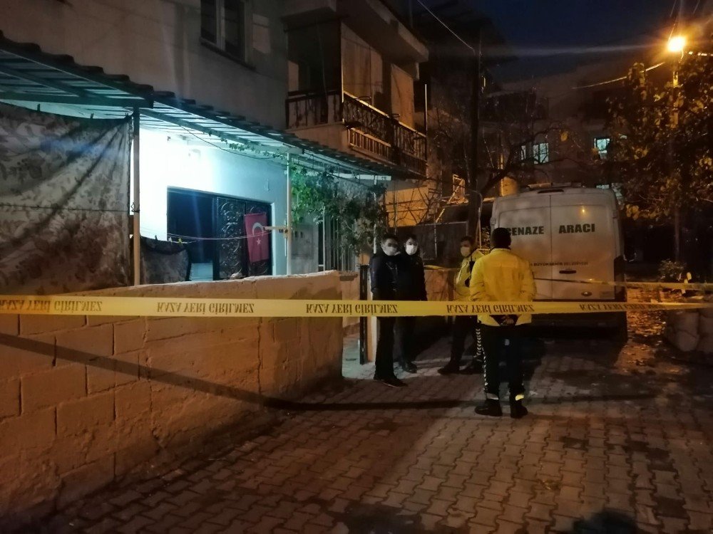 Yaşlı çifti sobadan sızan gaz ayırdı!