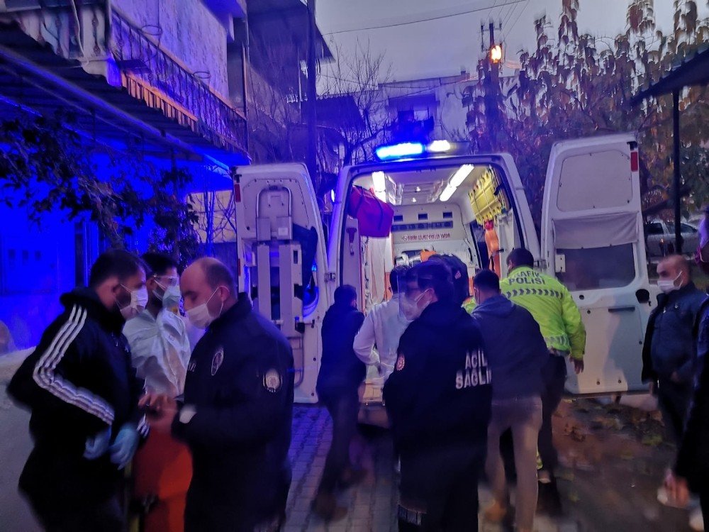 Yaşlı çifti sobadan sızan gaz ayırdı!