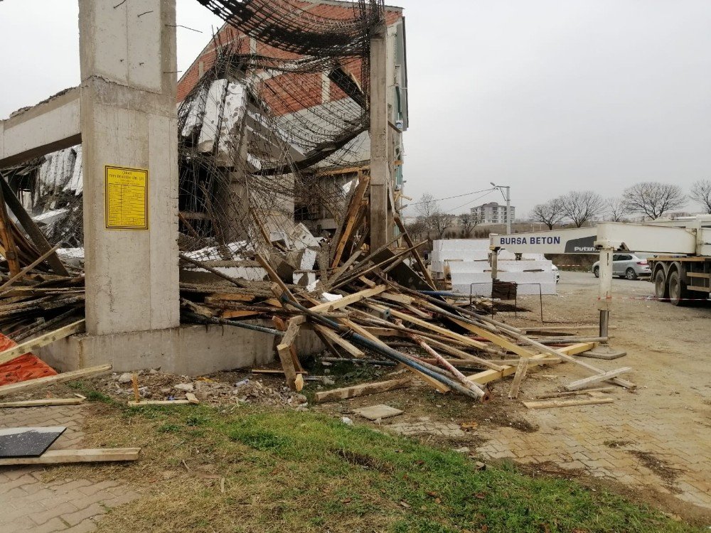 Beton dökülen inşaat göçtü! İşçiler ölümden döndü