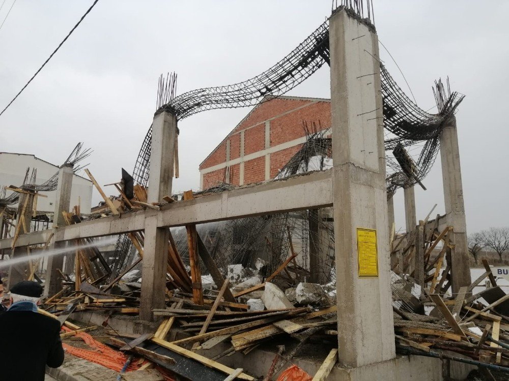 Beton dökülen inşaat göçtü! İşçiler ölümden döndü