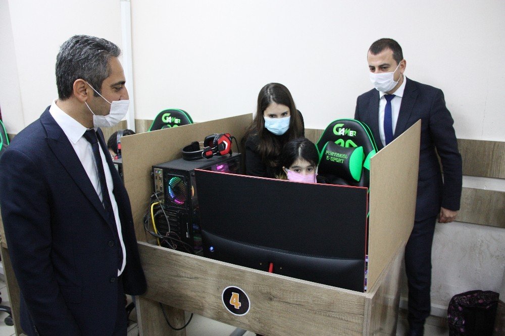 Bismil’de güzel hareket! Kapalı internet kafeler EBA destek noktasına dönüştü