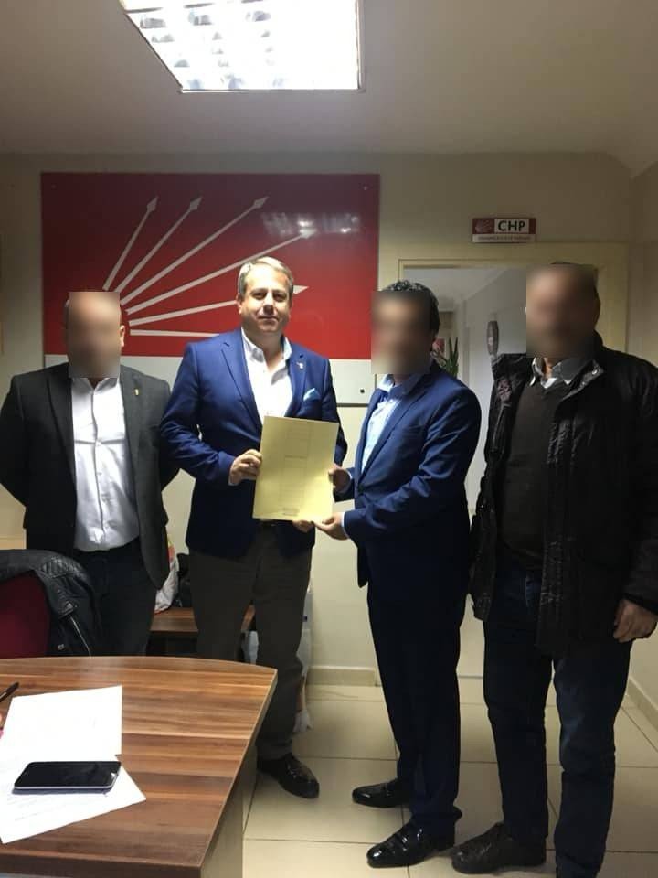 CHP'de bir taciz skandalı daha! 17 yaşında kıza attığı whatsapp mesajları ile gündeme gelen başkan istifa etti
