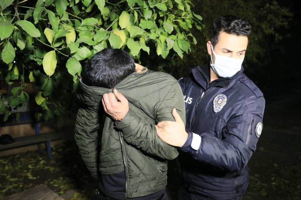 Kavgaya giderken elinde tabancayla polise yakalandı!