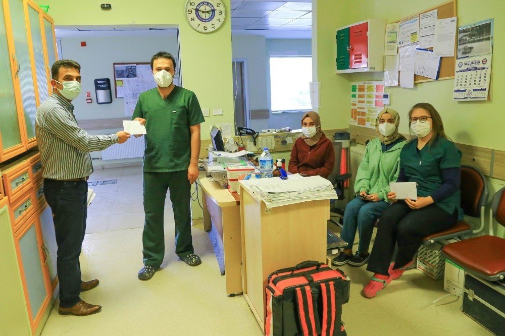 Konya'da İmam Hatipli miniklerden sağlık çalışanlarına duygulandıran mektuplar