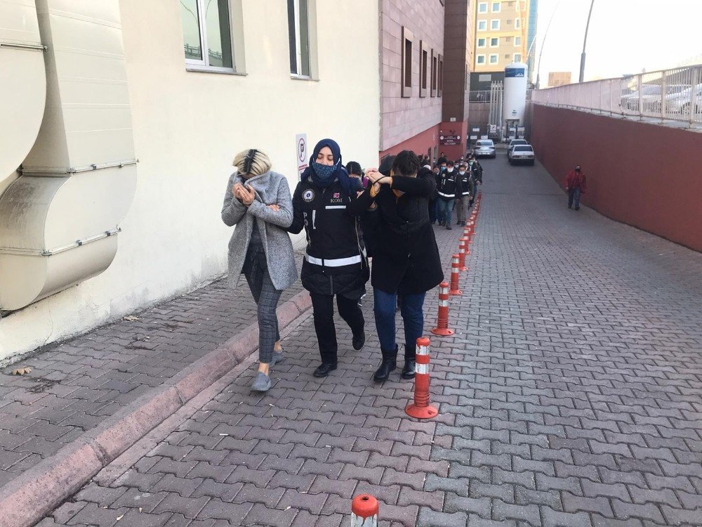 Paravan şirket kurup dolandıran suç örgütü çökertildi! 4'ü kadın 14 kişi adliyede
